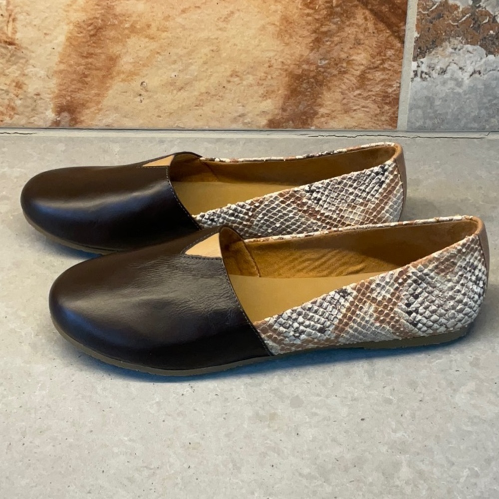 Tkees Senny Leather loafers NWOT